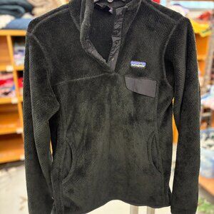 Women's Patagonia Black Q-Snap pullover